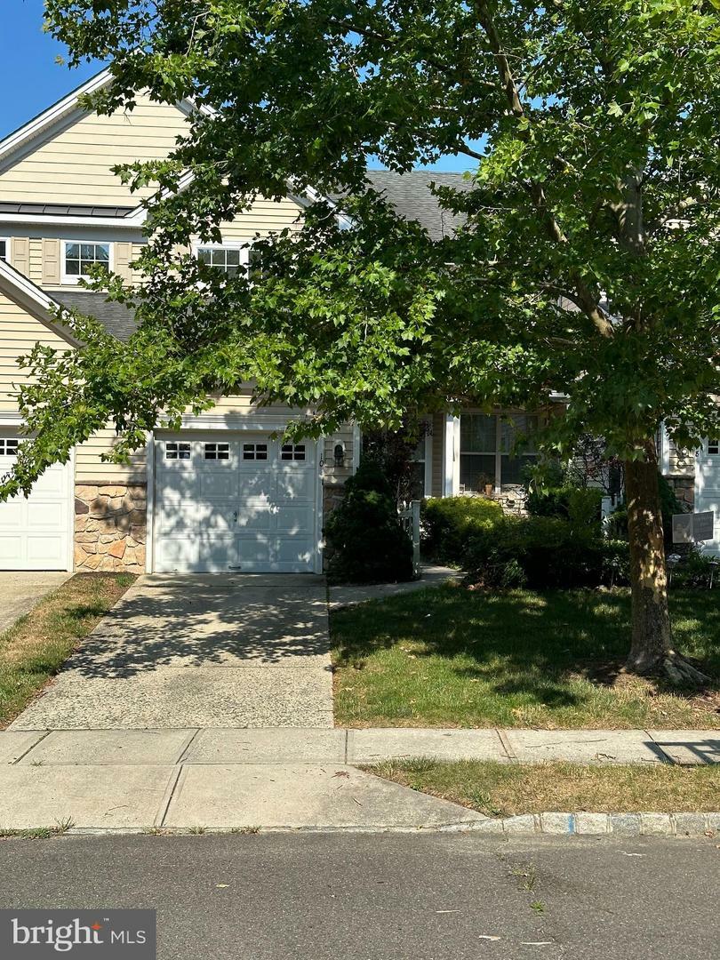 Property Photo:  10 Crows Nest Court  NJ 08054 