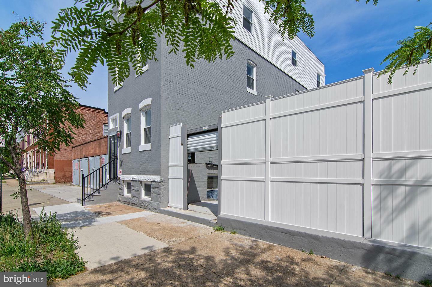 Property Photo:  3022 E Fayette Street E D  MD 21224 