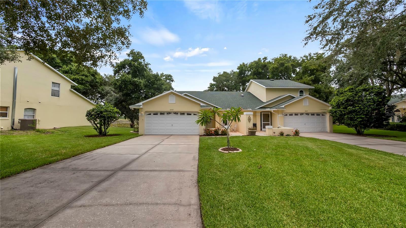 Property Photo:  8943 Courtyard Lane  FL 34736 