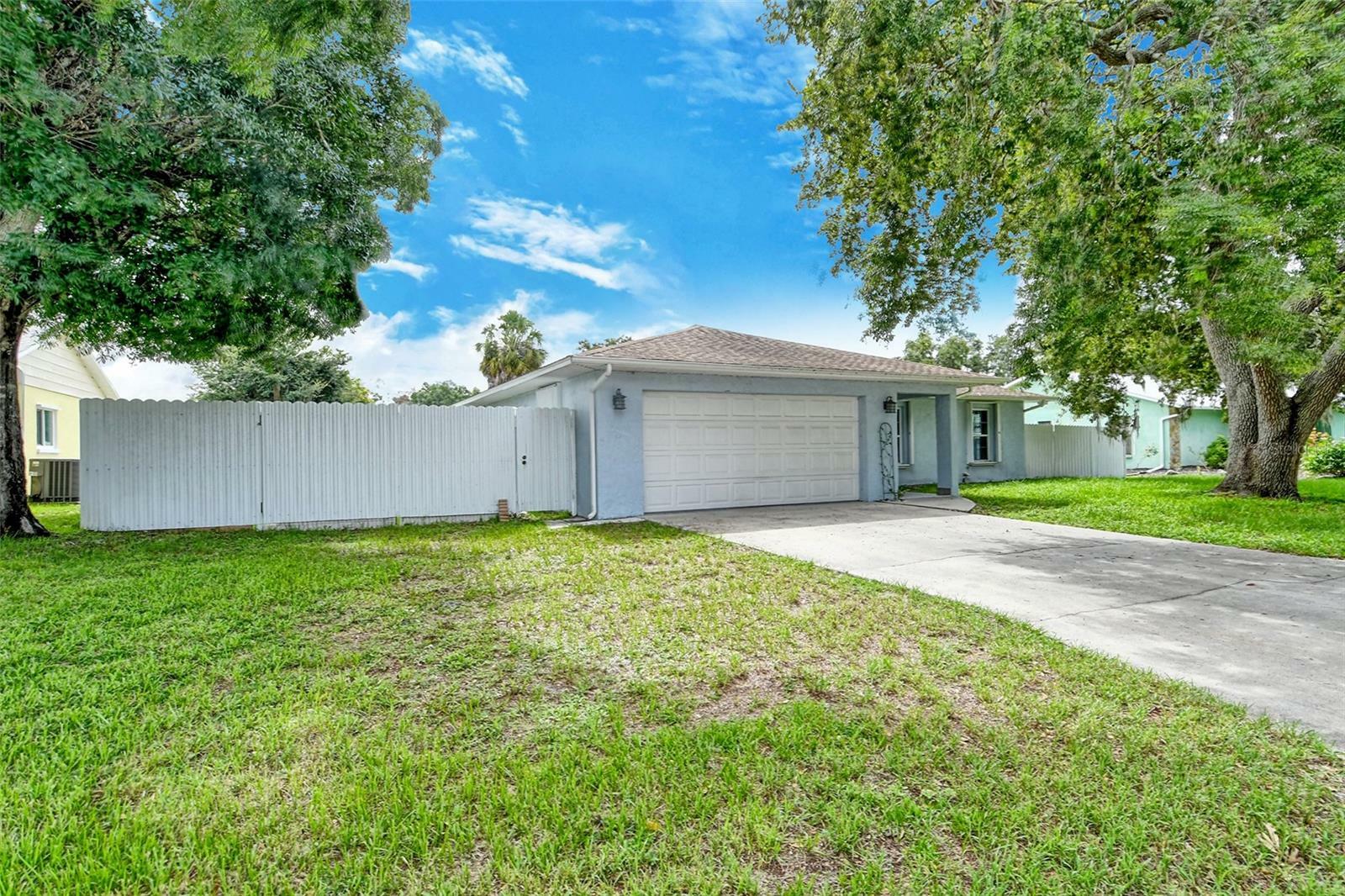 Property Photo:  2480 McGuffy Circle  FL 34235 