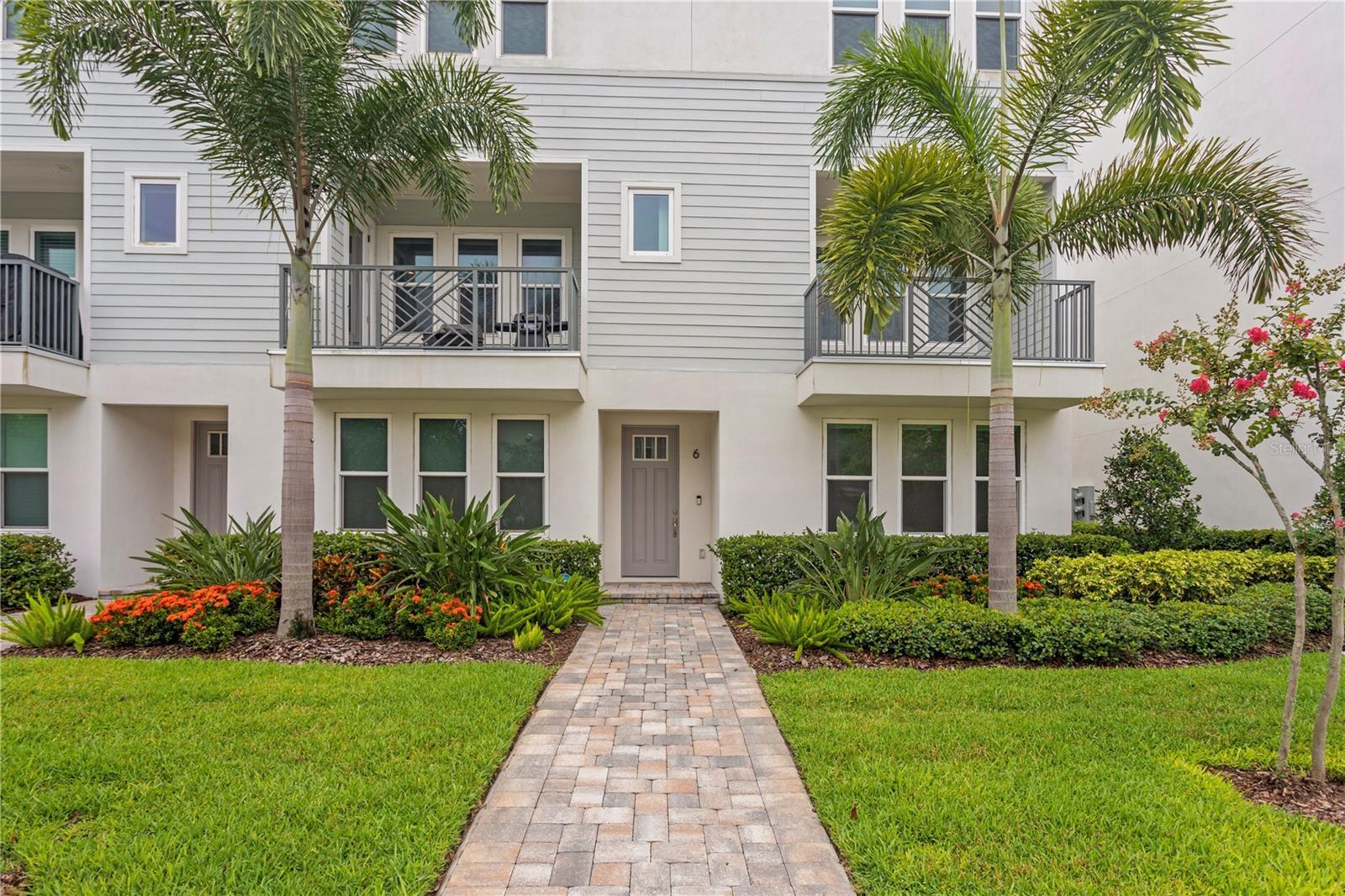 Property Photo: 2442 W Mississippi Avenue 6 FL 33629