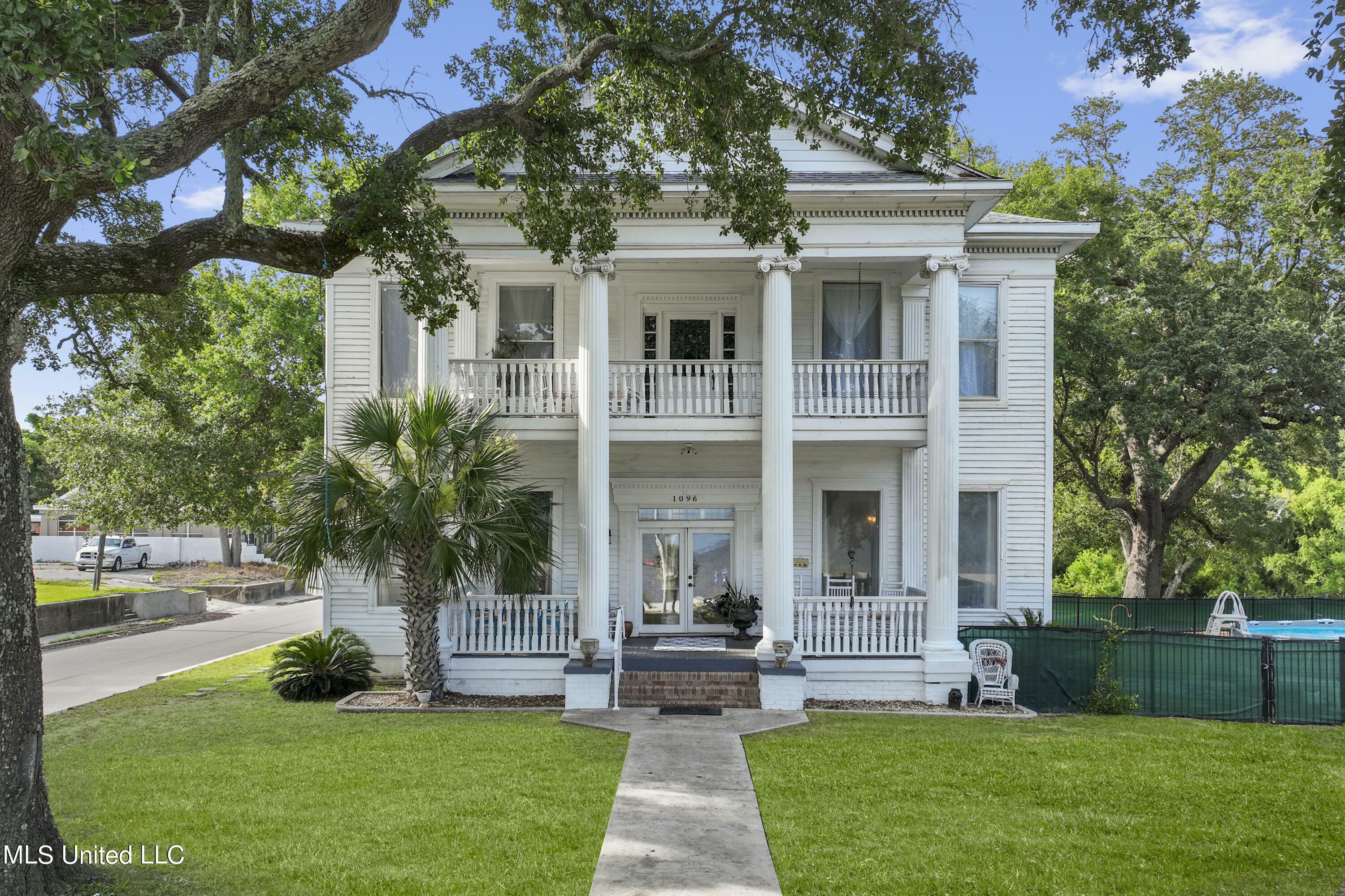 Property Photo:  1096 Beach Boulevard  MS 39530 