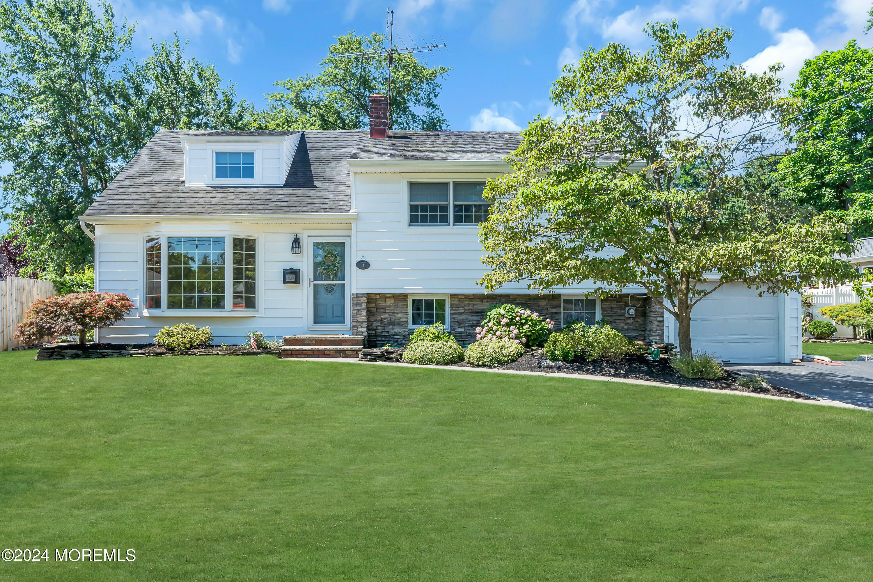 Property Photo:  4 Locust Terrace  NJ 07748 