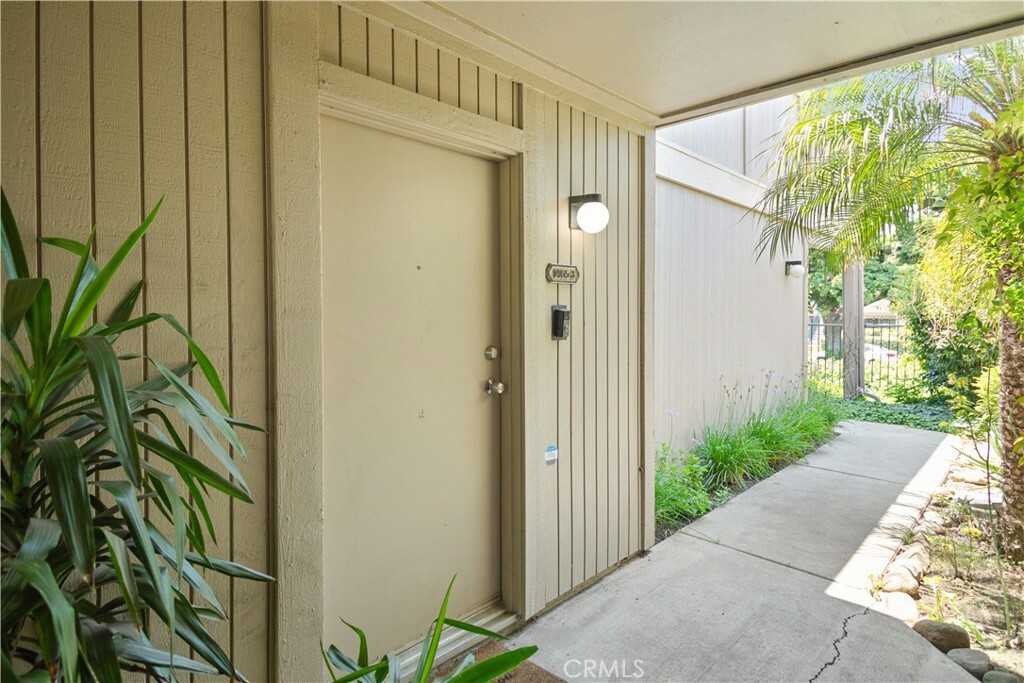 Property Photo:  1465 San Simeon Court 3  CA 93003 