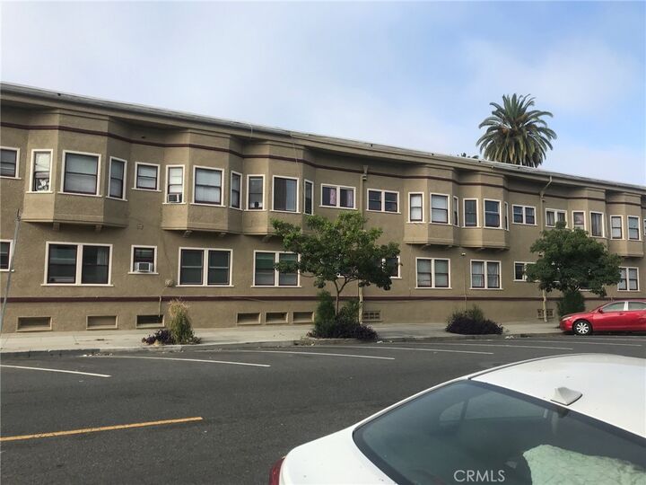 Property Photo: 354 Chestnut Avenue 27 CA 90802