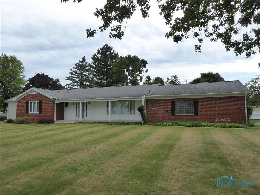 Property Photo:  207 S Walnut Street  OH 43521 