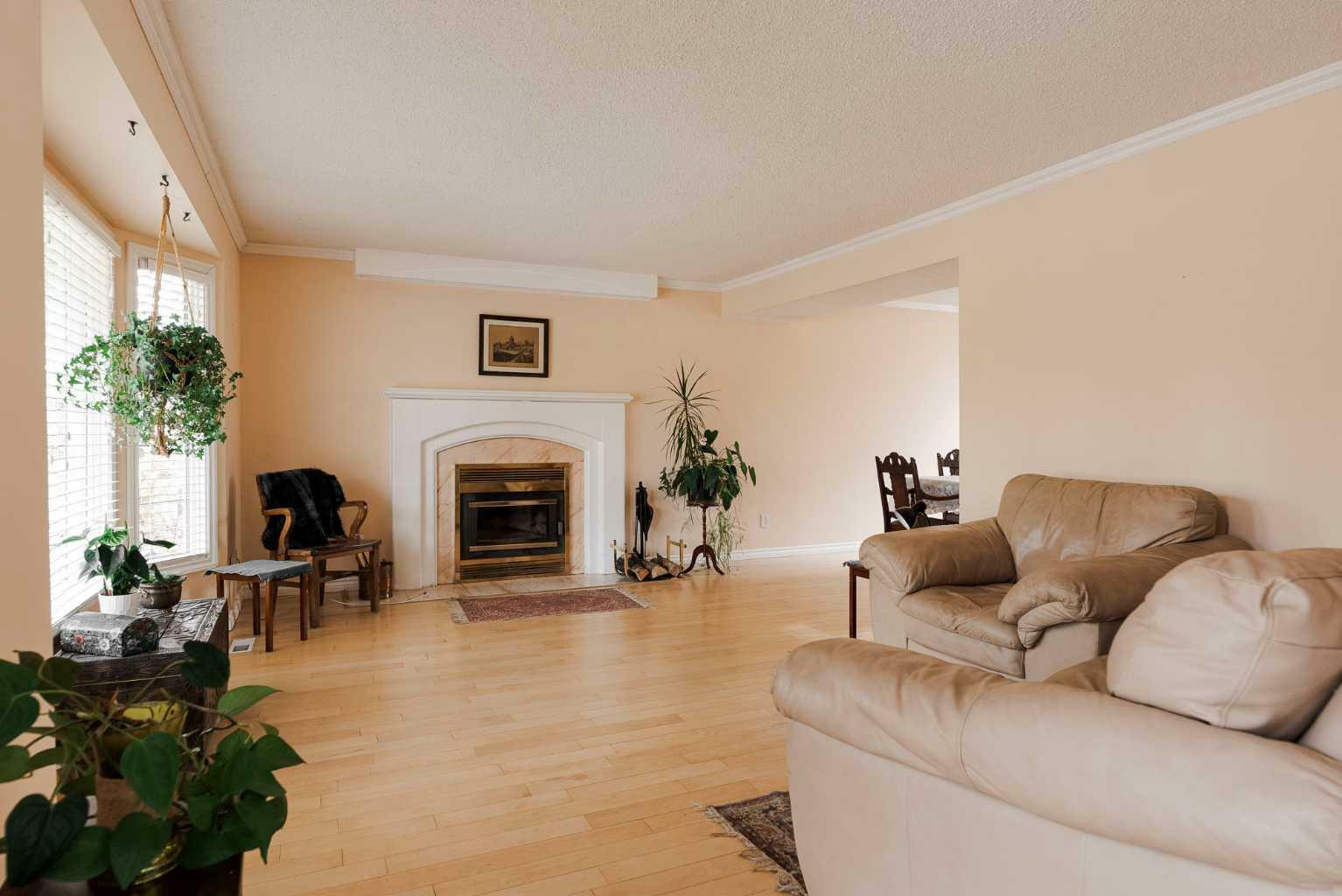 Property Photo:  173 Woodland Drive  AB T9K 1A3 