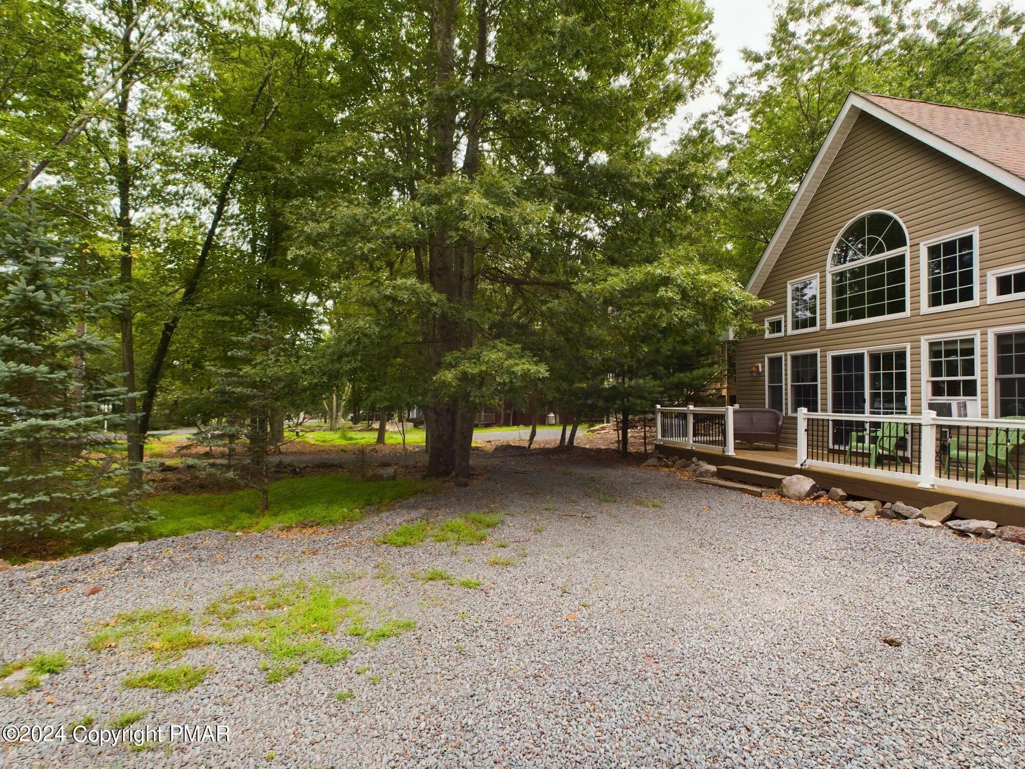 Property Photo:  6 Dillon Way  PA 18210 