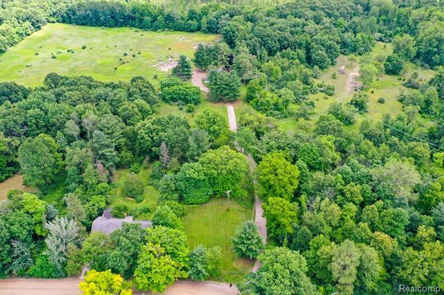Property Photo: 400 Coats Road MI 48362