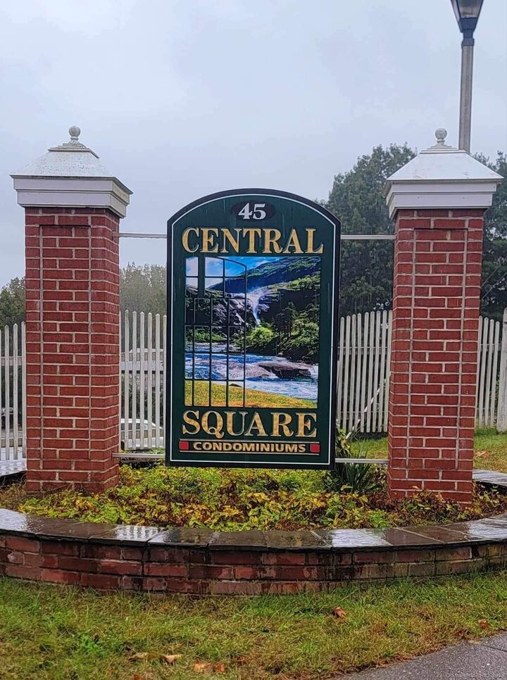 45 Main Street Apt 101  Plainfield CT 06374 photo