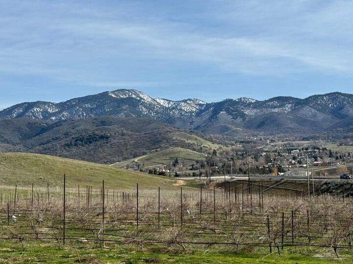 Property Photo: 22649 Highway 202 CA 93561