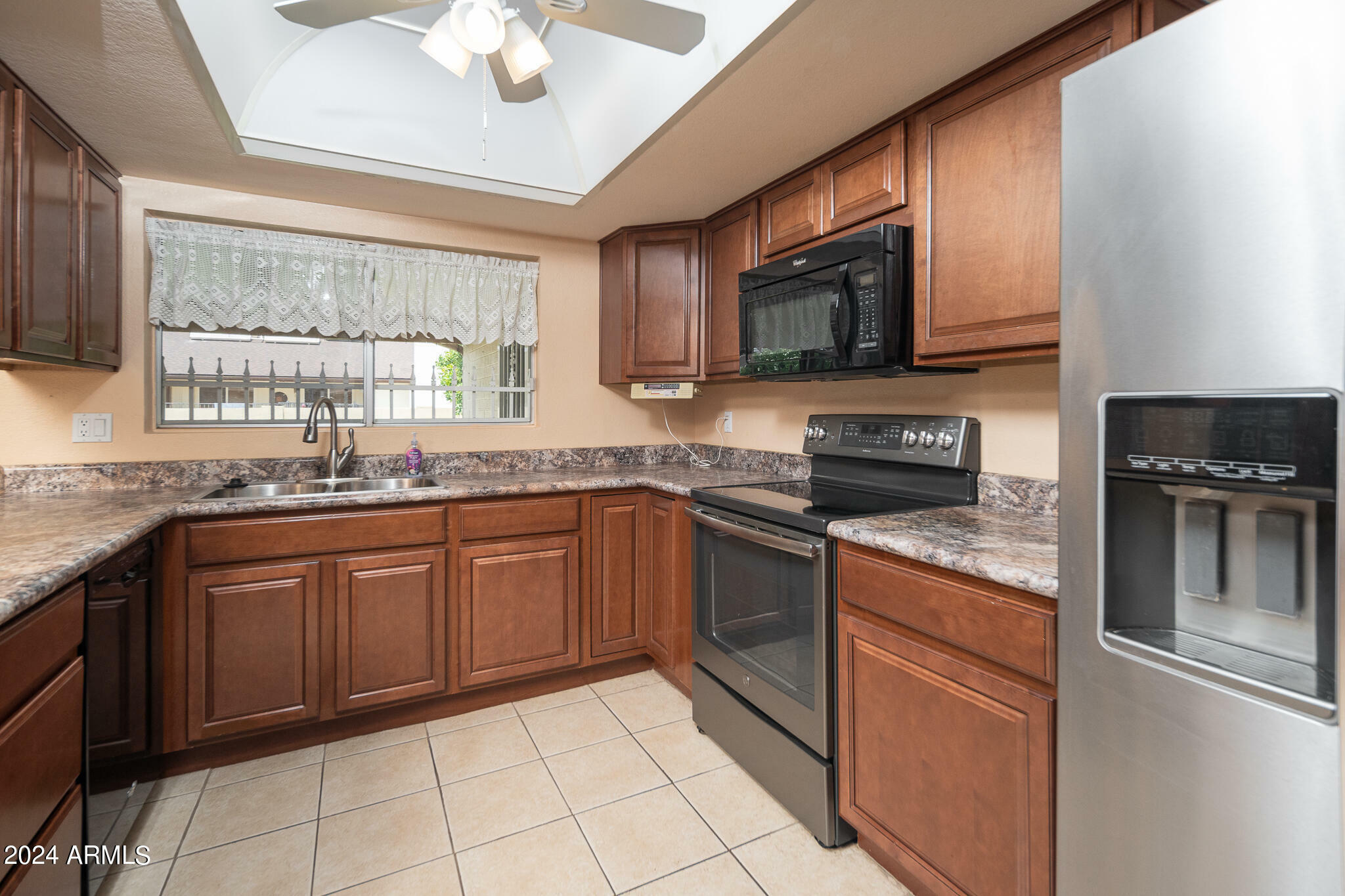 Property Photo:  5106 W Dahlia Drive  AZ 85304 