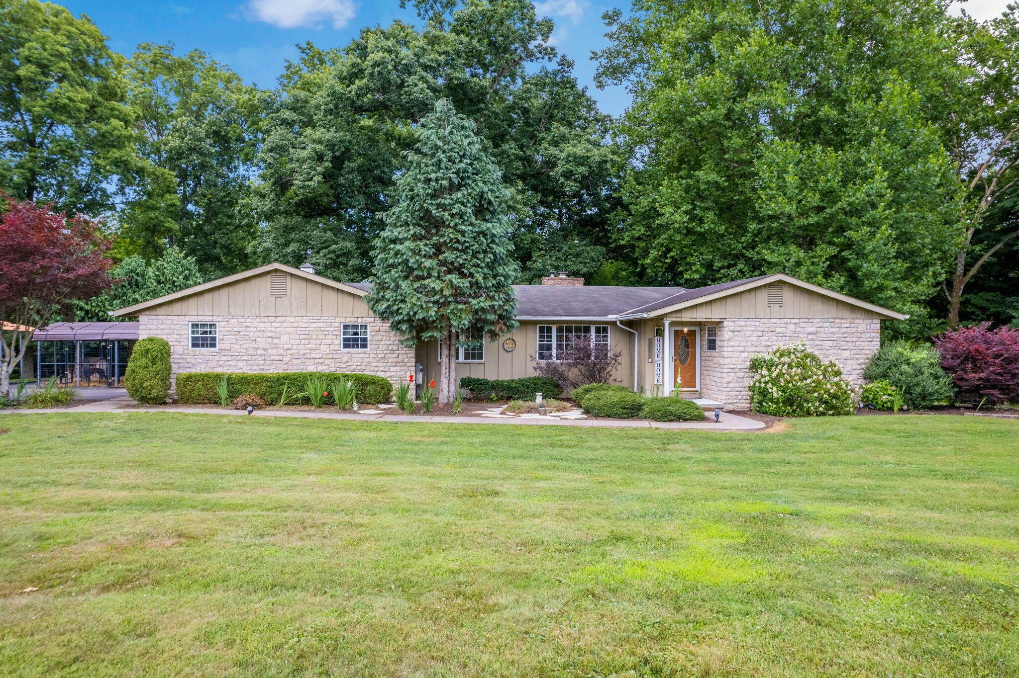 Property Photo:  3504 Hazelton Etna Road  OH 43001 