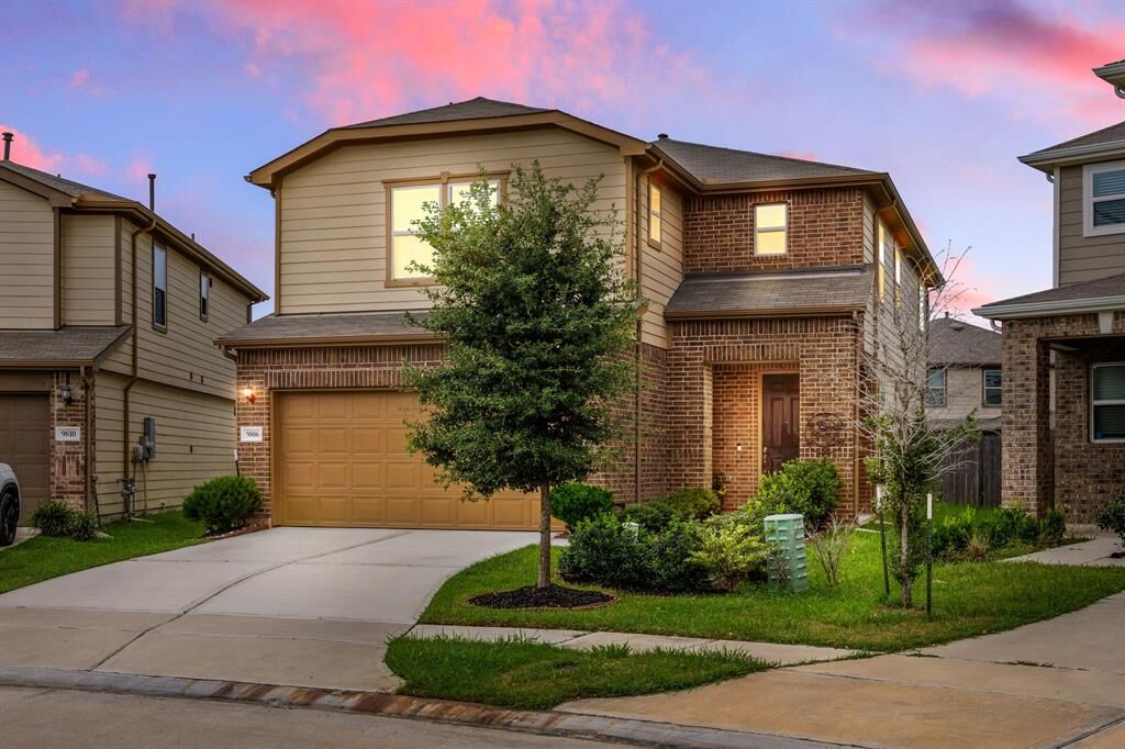Property Photo:  9806 Mills Orchard Drive  TX 77070 