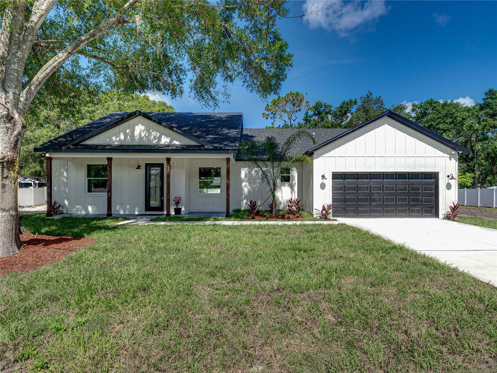 Property Photo:  3205 Murray Farms Loop  FL 33566 