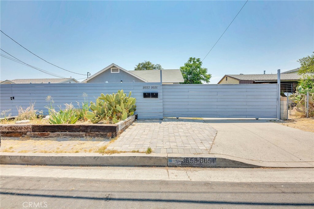 Property Photo:  8651 Norris Avenue  CA 91352 