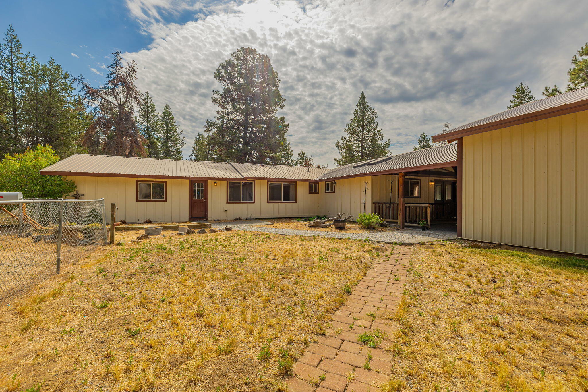 Property Photo:  15697 Dawn Road  OR 97739 