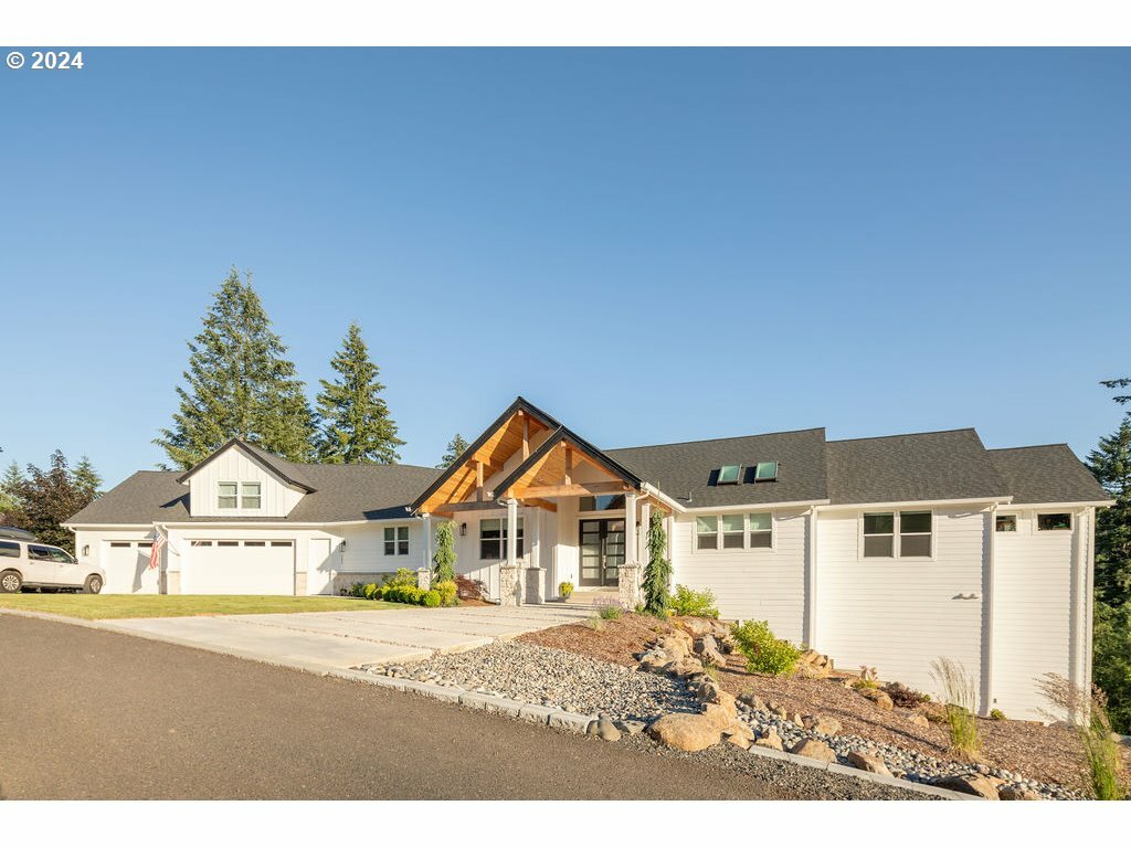 Property Photo: 131 Thompson Dr WA 98671
