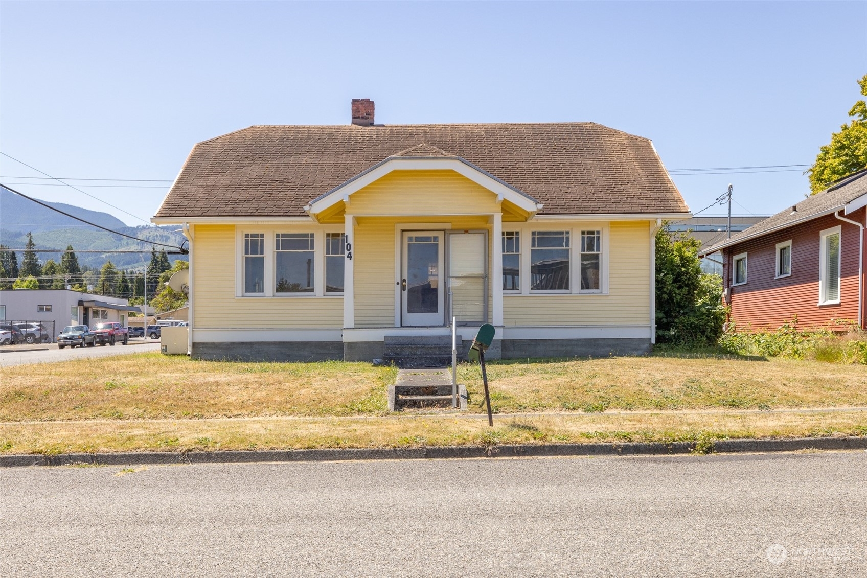 Property Photo:  104 W 7th Street  WA 98362 