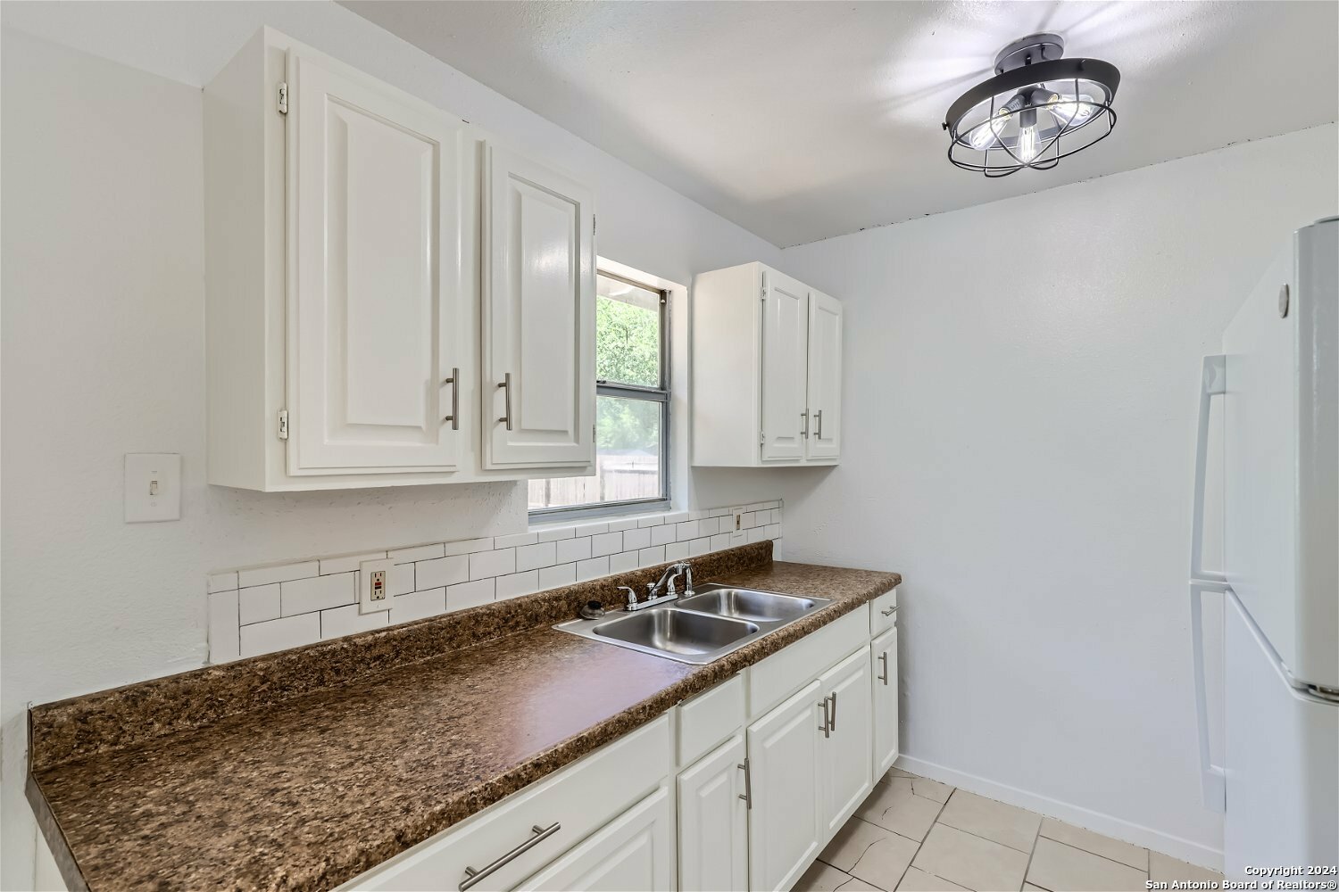 Property Photo:  433 W Wright Blvd  TX 78148 