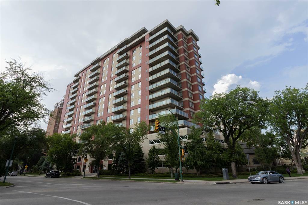 Property Photo:  902 Spadina Crescent E 508  SK S7K 0G8 