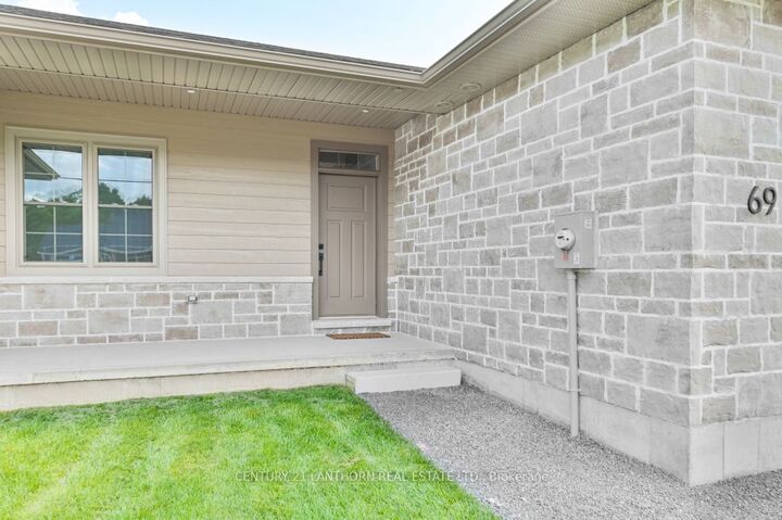 Property Photo: 69 Seymour Street W ON K0K 2K0