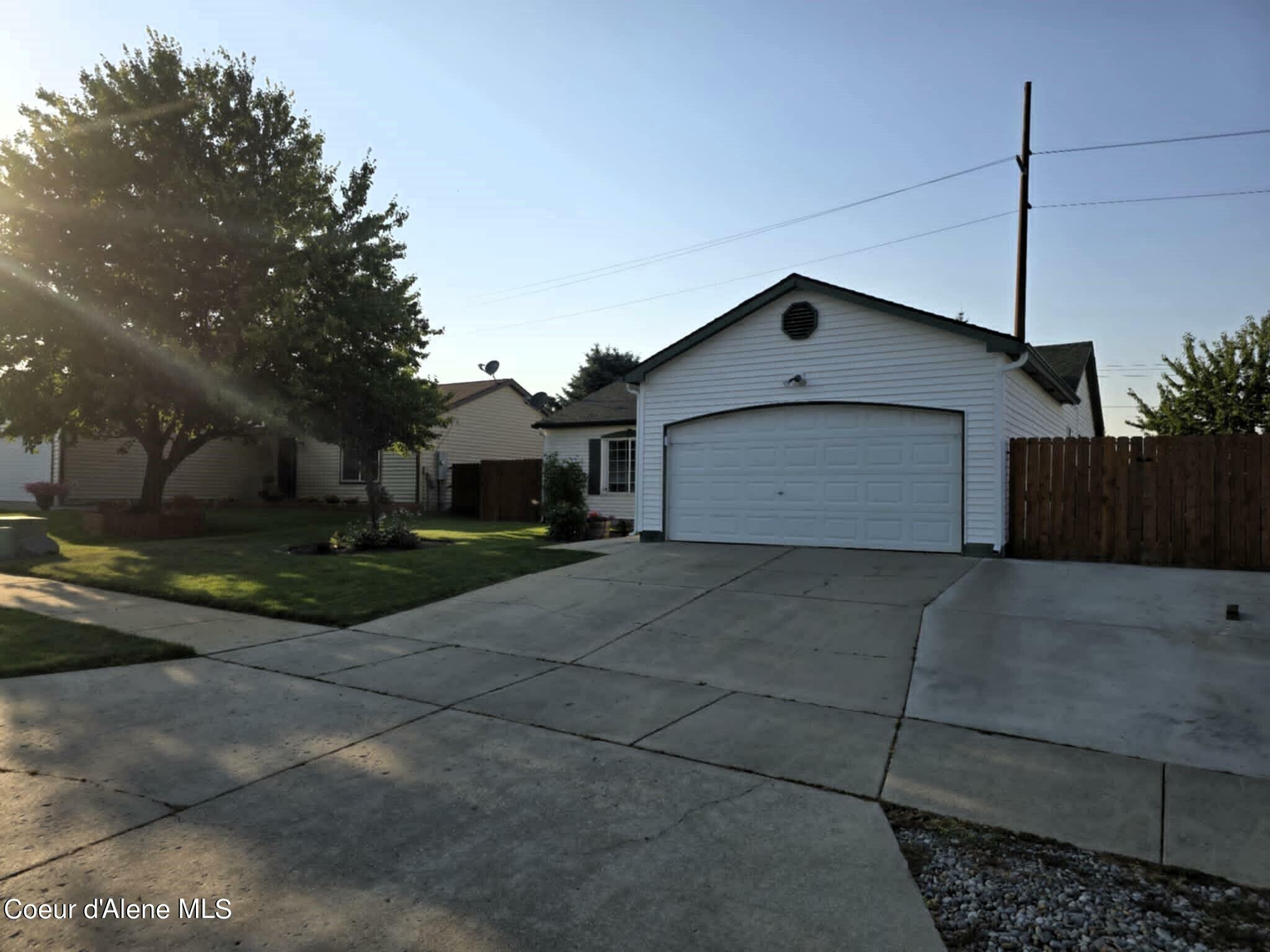 Property Photo:  811 E Shasta Ave  ID 83854 