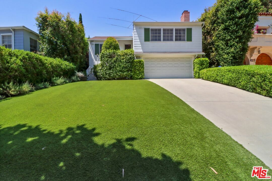 Property Photo:  1539   Malcolm Ave  CA 90024 