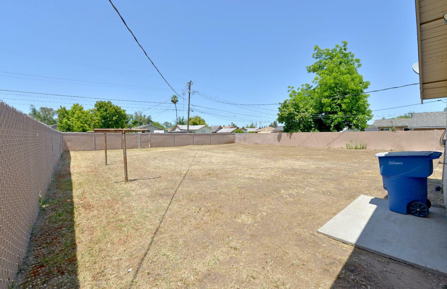 Property Photo:  343 N Delno Avenue  CA 93706 