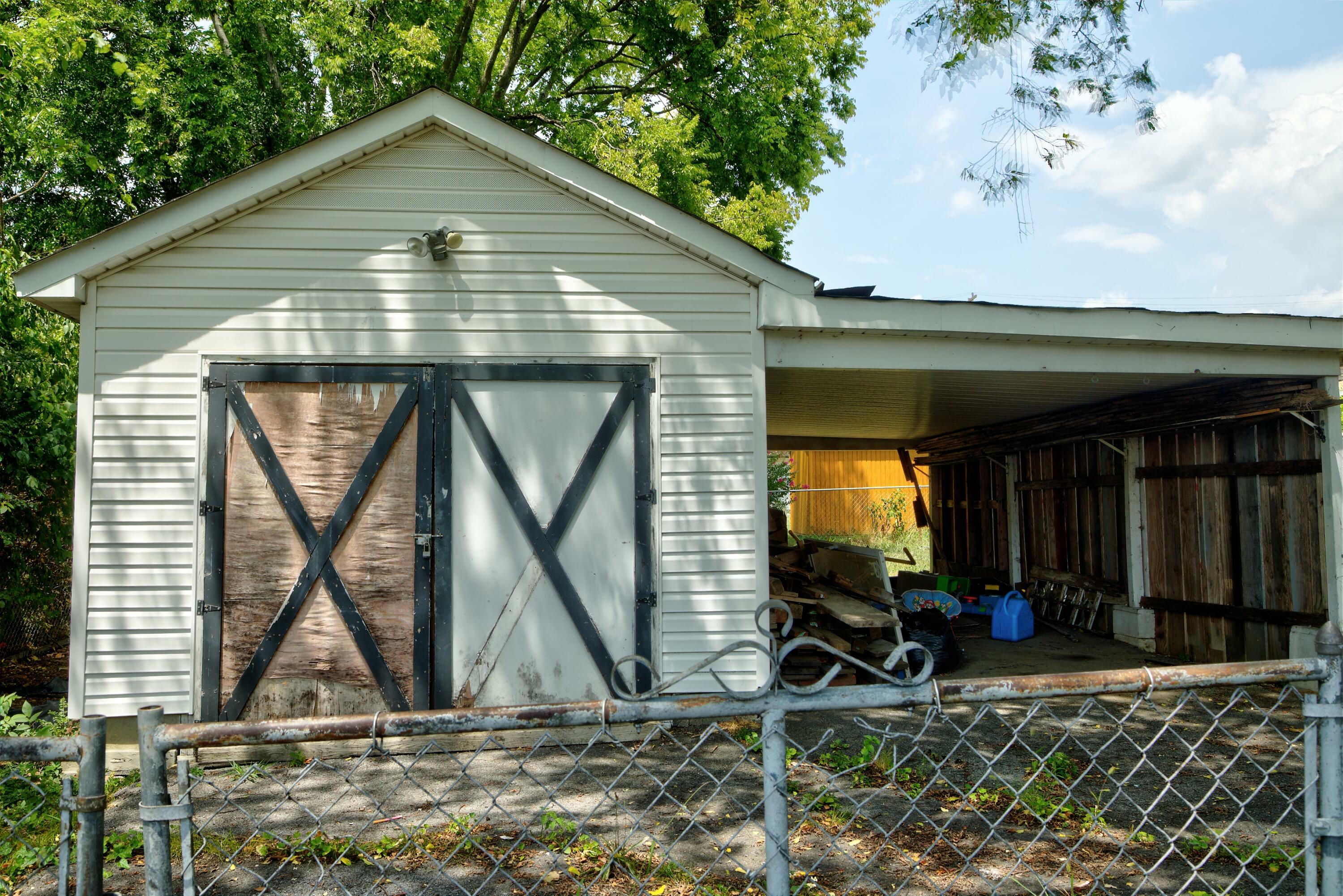 Property Photo:  403 Andrews St  GA 30741 