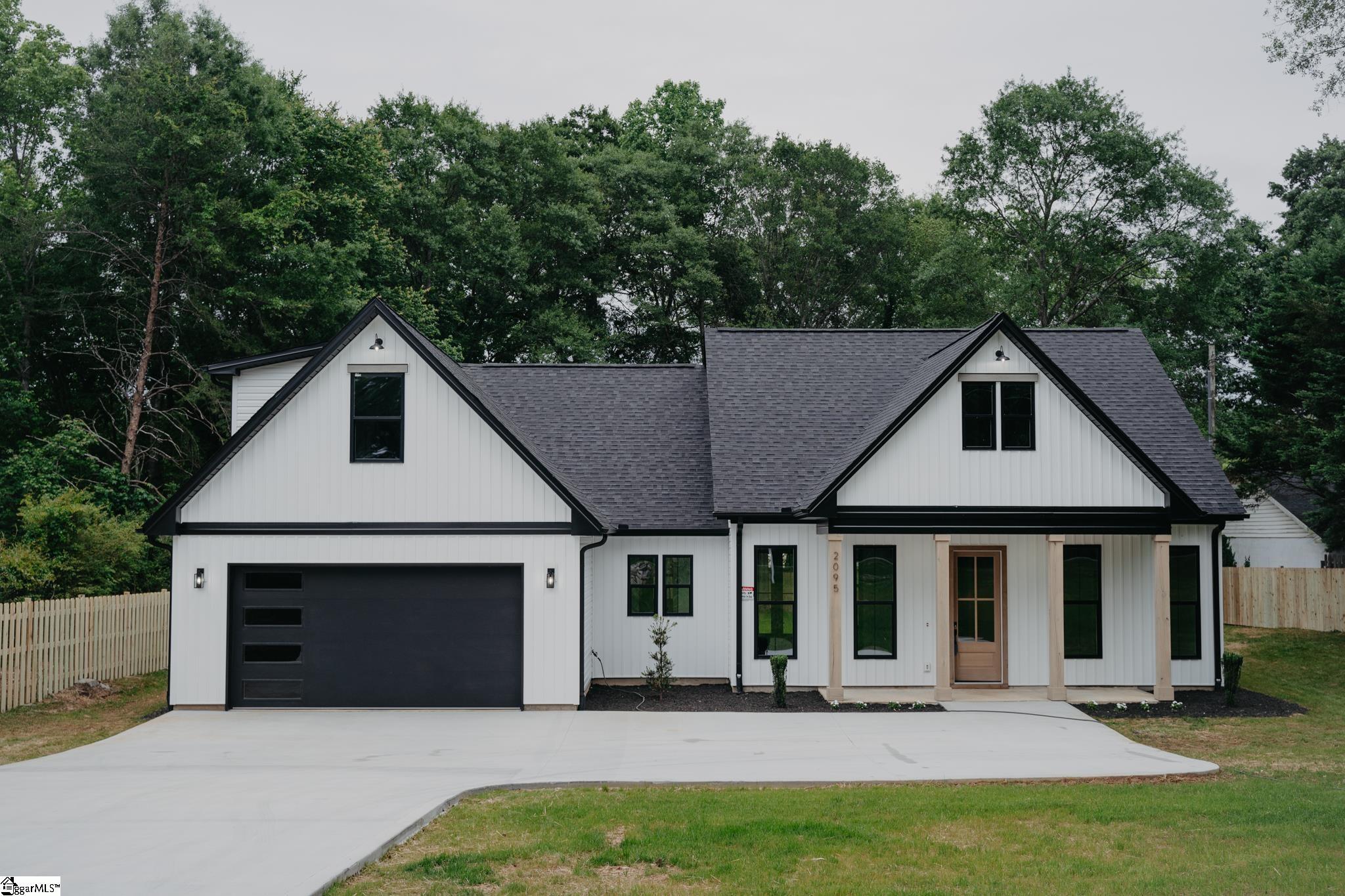 Property Photo: 2095 Duncan Reidville Road SC 29375