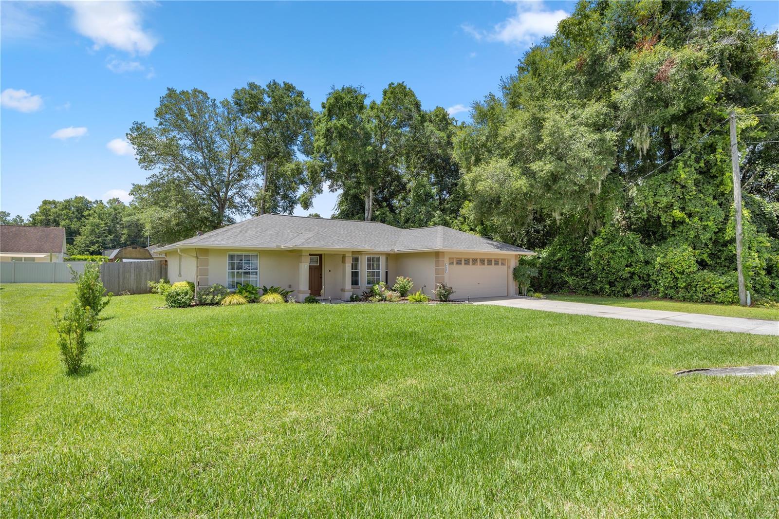 Property Photo: 8426 SE 156th Street FL 34491