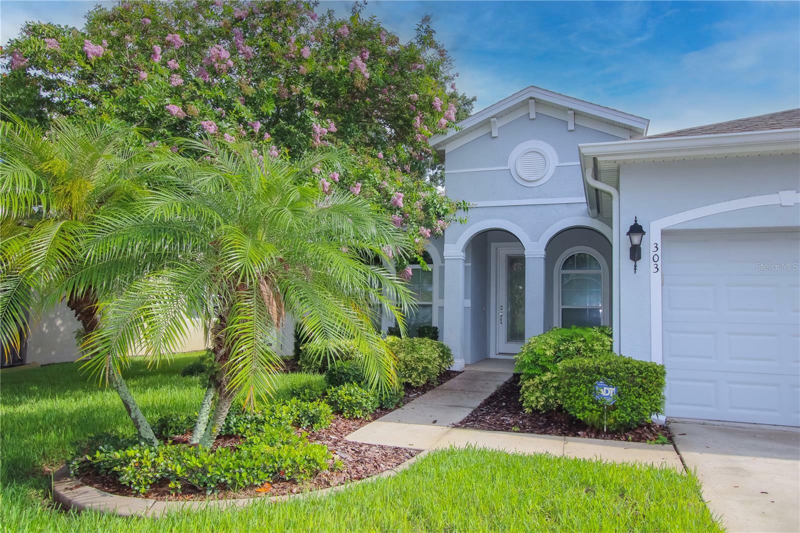 Property Photo:  303 Parsons Woods Drive  FL 33584 