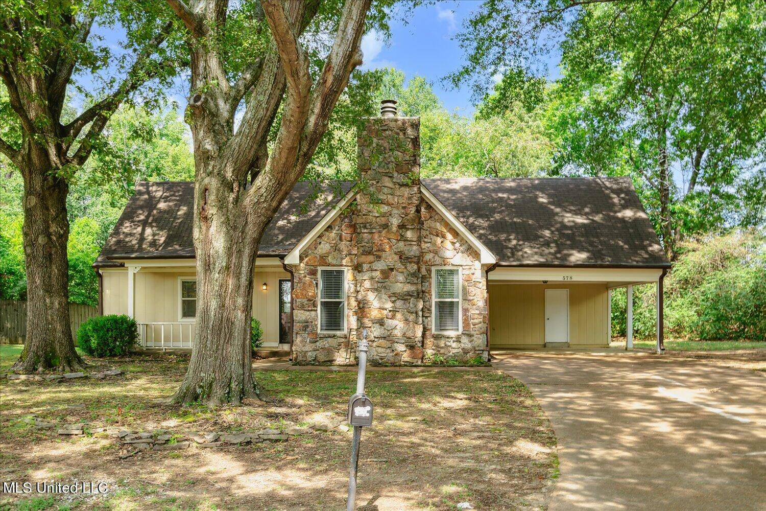 Property Photo:  578 Wedgefield Place  MS 38671 