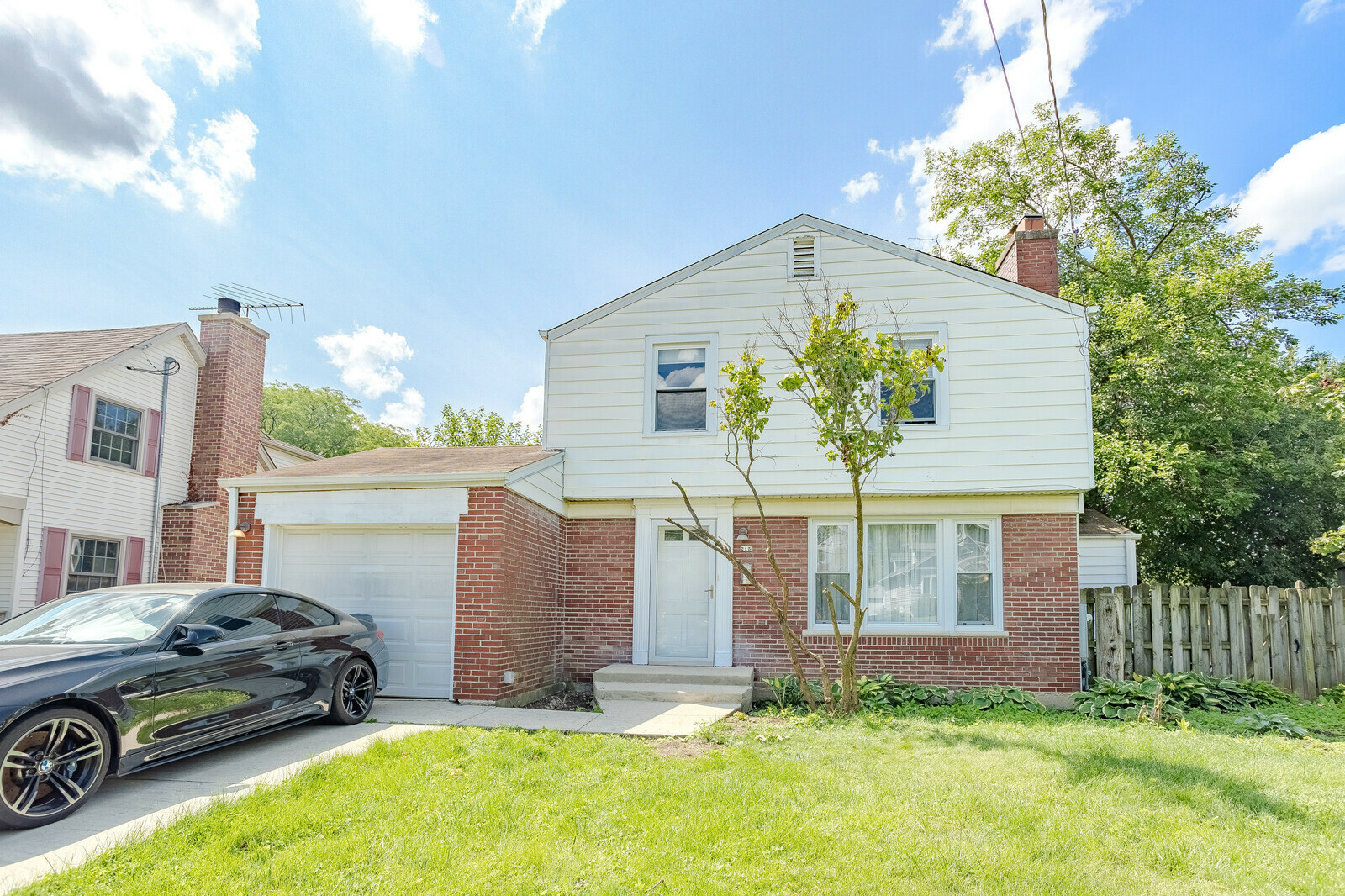 215 W Willow Street  Lombard IL 60148 photo