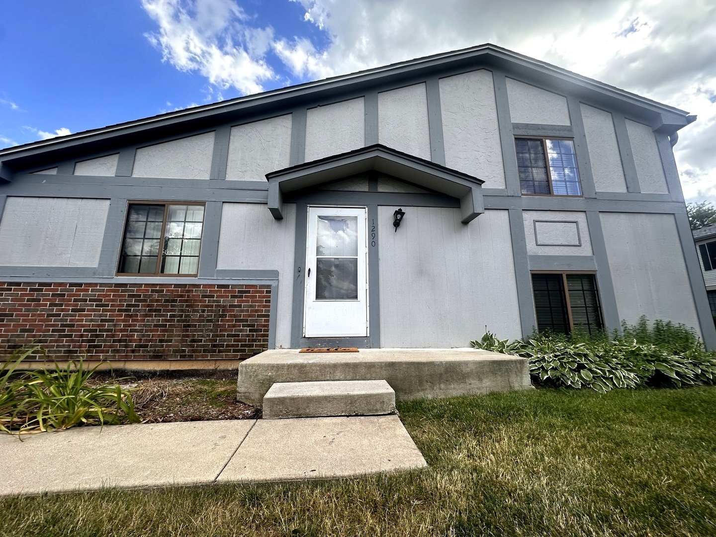 Property Photo: 1290 Inverrary Lane 17A IL 60074