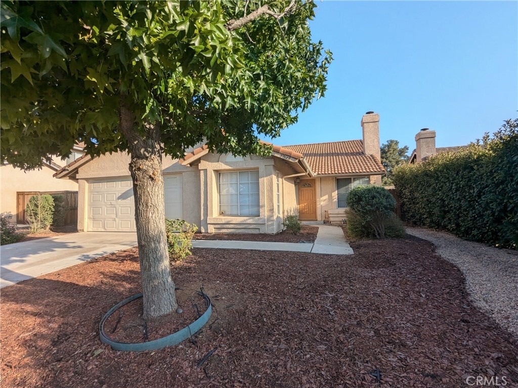 Property Photo: 27648 Via Real CA 92585