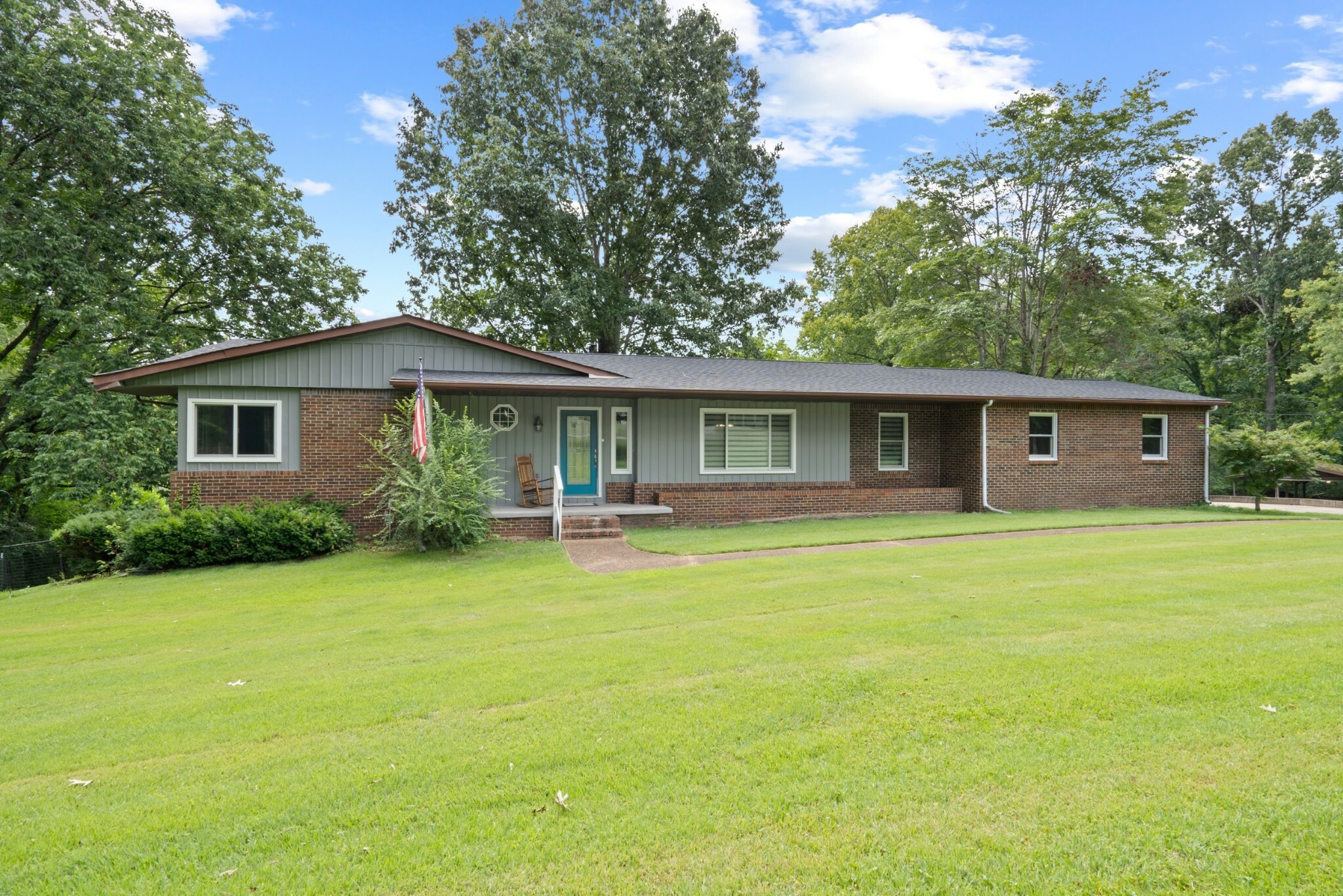 Property Photo:  625 Lakeland Dr  TN 37058 