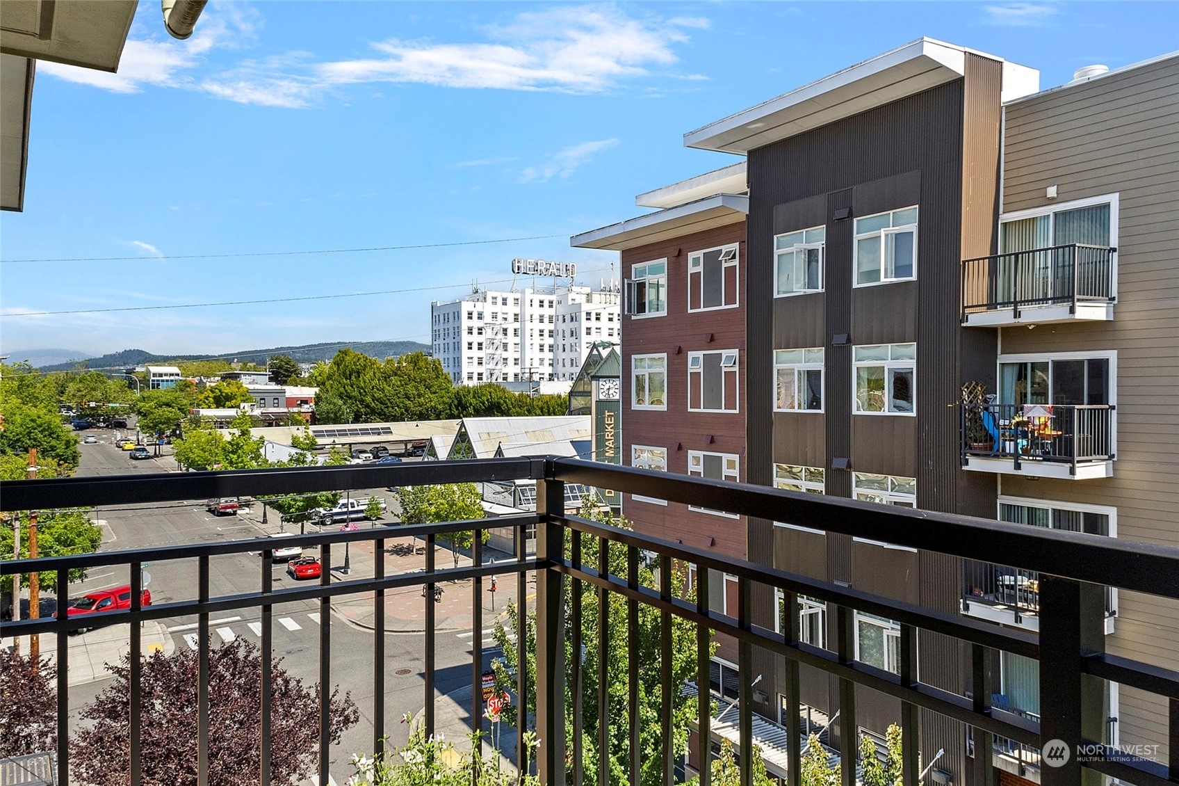 Property Photo:  1015 Railroad Avenue 519  WA 98225 