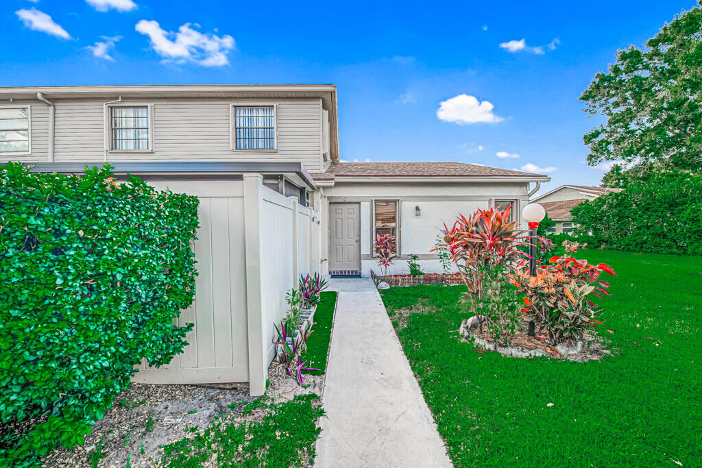 Property Photo:  4371 Willow Pond Road C  FL 33417 