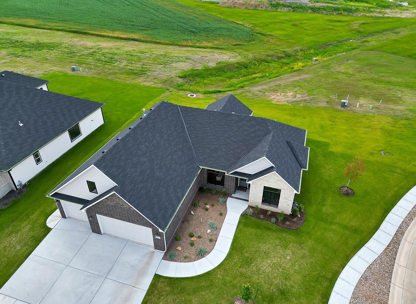 Property Photo: 8473 E Deer Run KS 67226