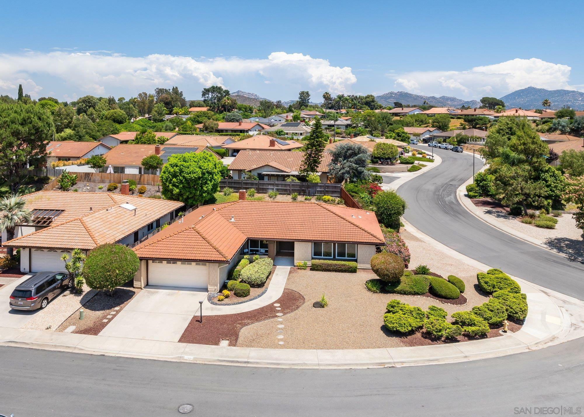 Property Photo: 17881 Corte Emparrado CA 92128