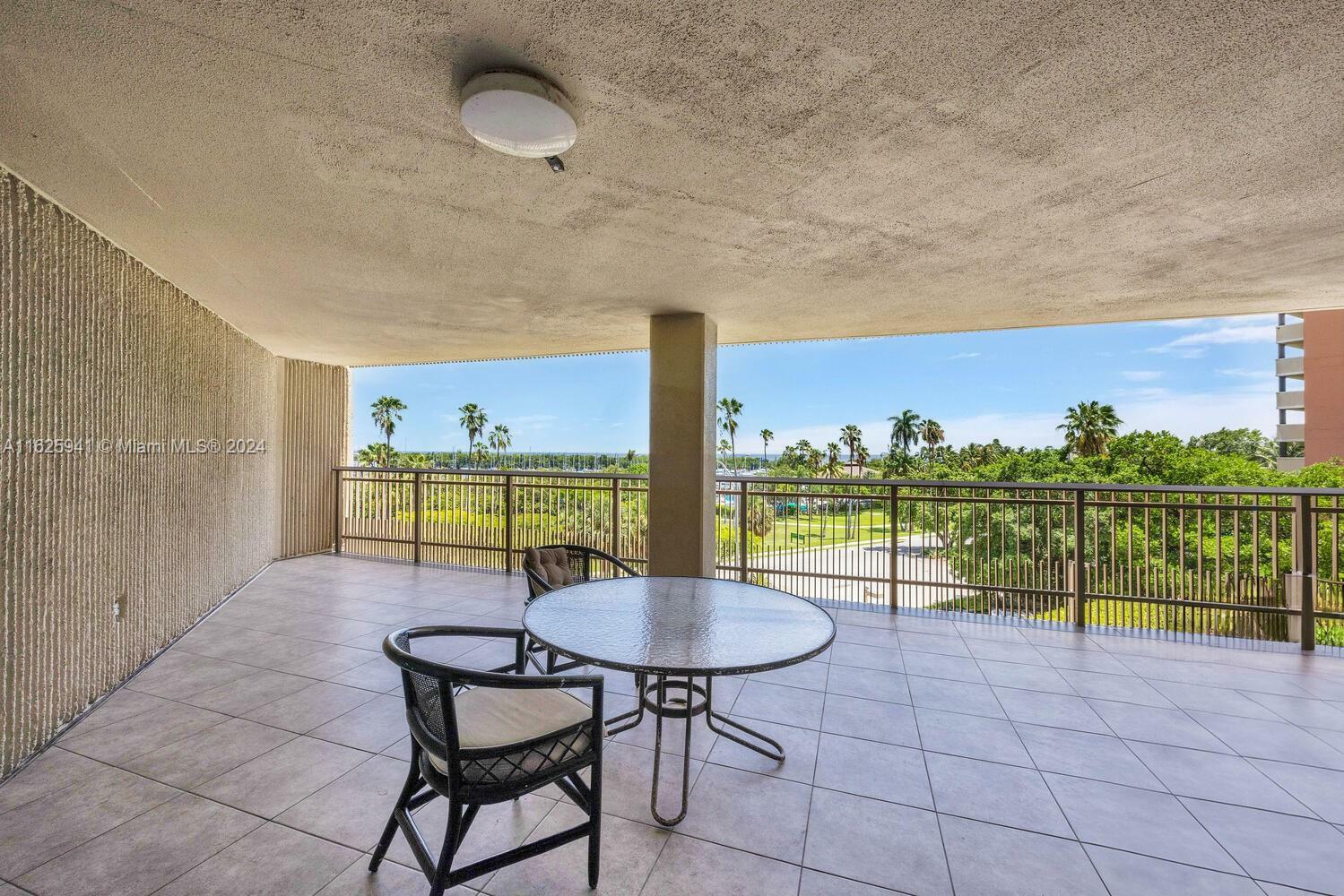 Property Photo:  2901 S Bayshore Dr 4C  FL 33133 