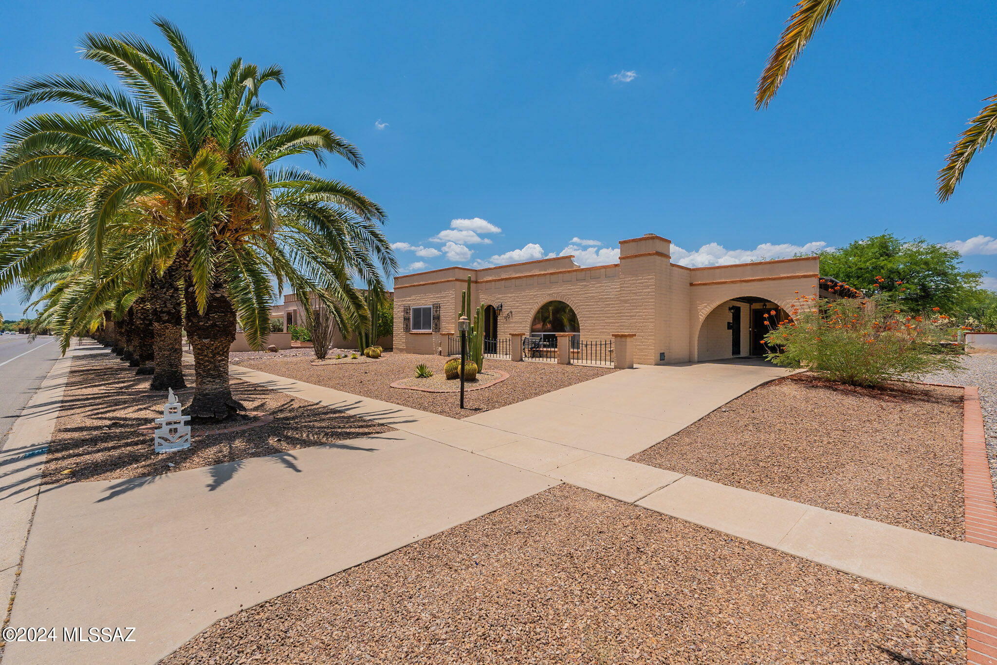 Property Photo:  459 N Abrego Drive  AZ 85614 