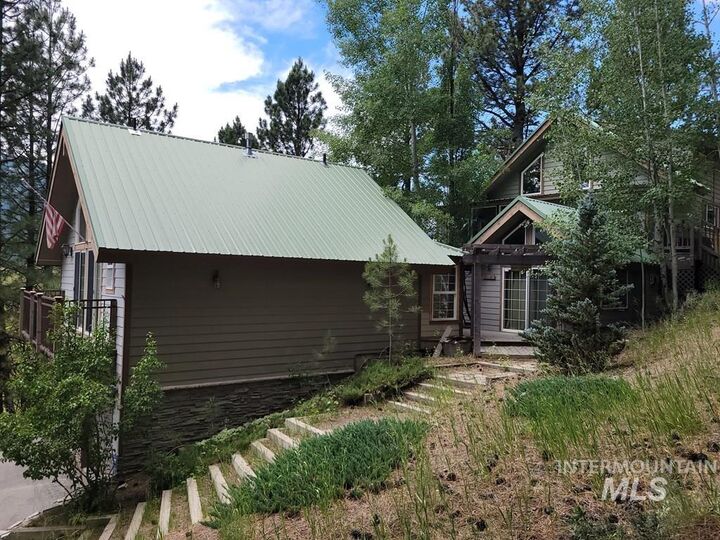 Home for sale in Cascade 10 Badger Hollow Rd, Cascade, ID 83611