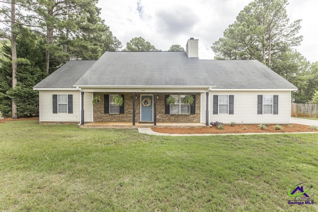 Property Photo:  307 Oxton Court  GA 31088 