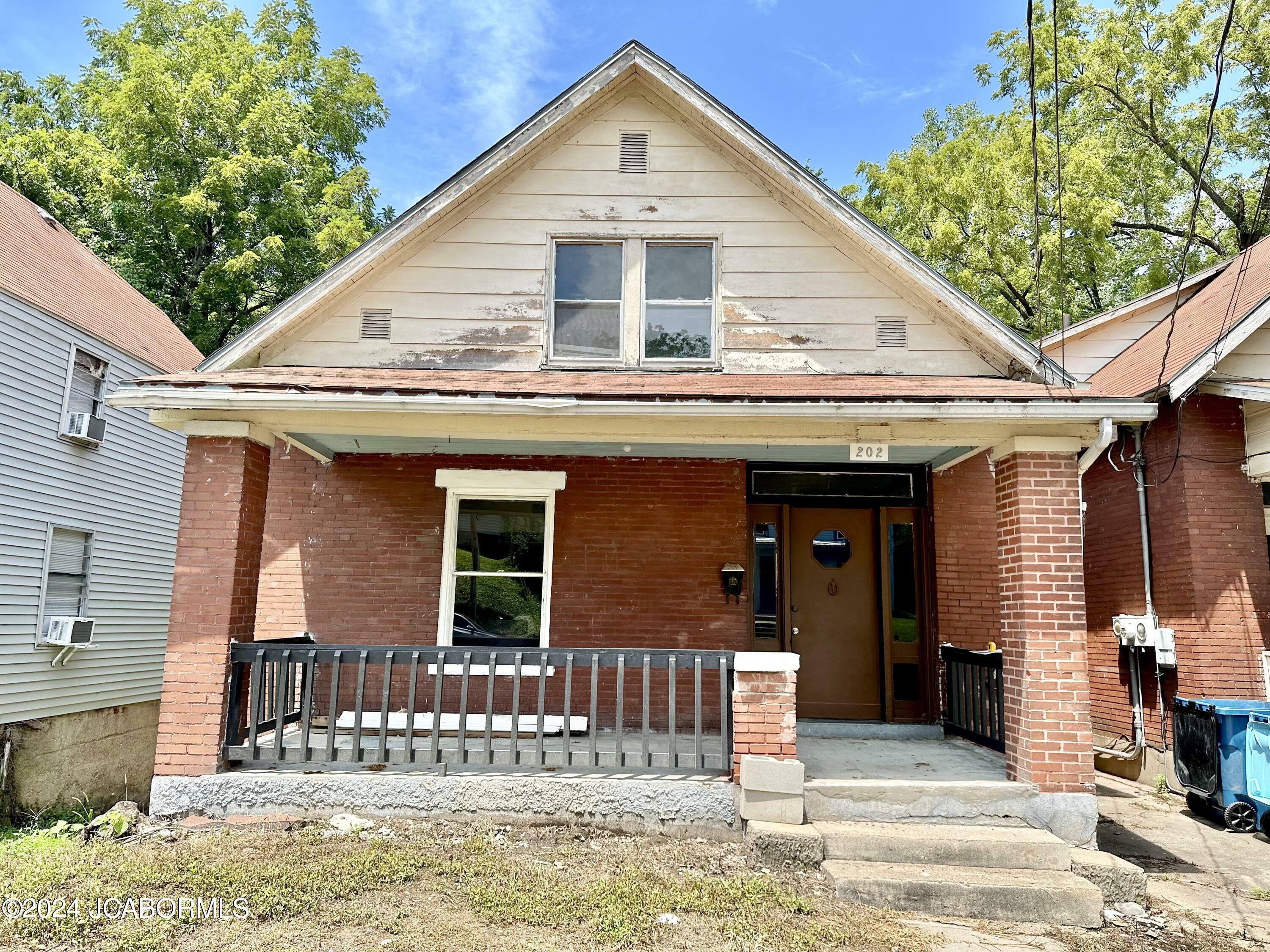 Property Photo:  202 Chestnut Street  MO 65101 