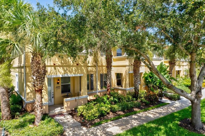 Property Photo:  3880 82nd Avenue Circle E 101  FL 34243 