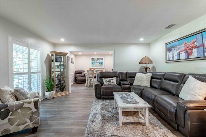 Property Photo: 200 Magnolia Oak Court FL 32779
