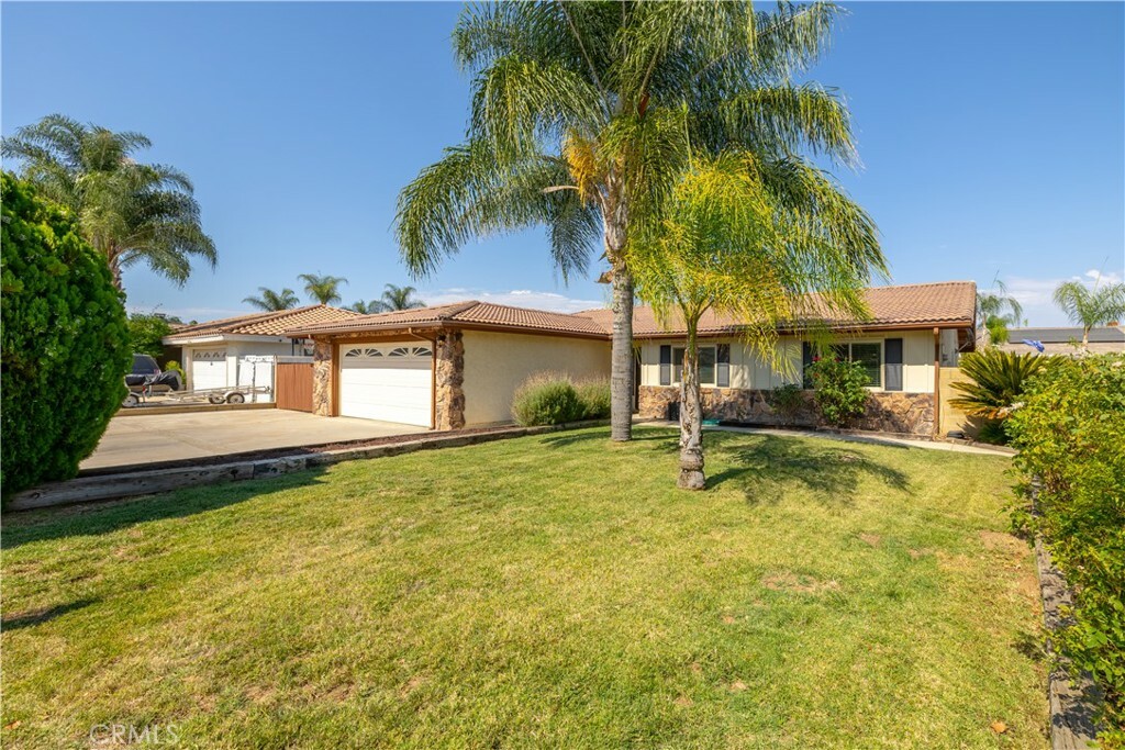 Property Photo:  23662 Fair Weather Drive  CA 92587 